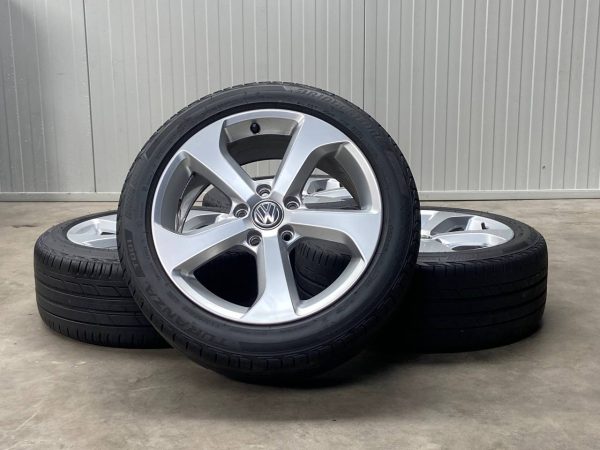 Nette originele VW-velgen met Bridgestone zomerbanden – Zo goed als nieuw! - Afbeelding 5