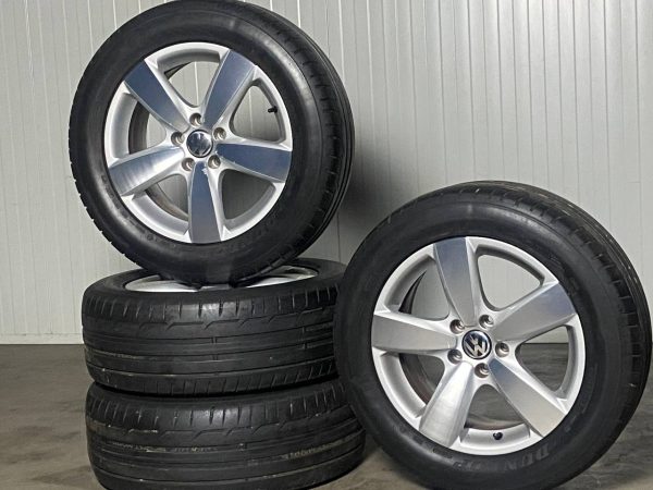 Originele VW velgen met zomerbanden