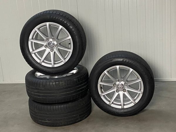 Originele Audi velgen met zomerbanden – Nieuwstaat