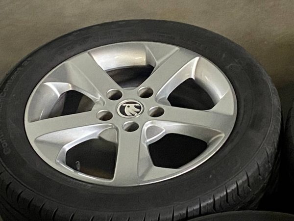 Originele Skoda Octavia Velgen met Zomerbanden - Afbeelding 2